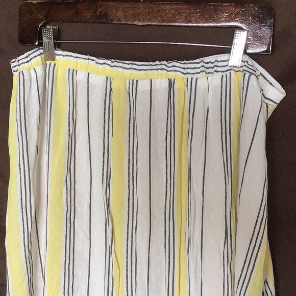 High Low Skirt NWT - Picture 6 of 9